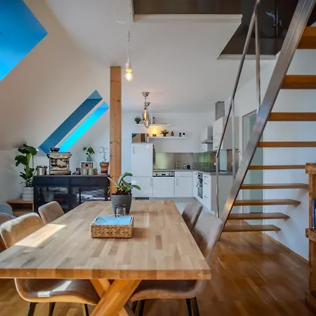 דירה Attic & Terrace *